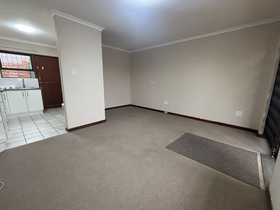 To Let 1 Bedroom Property for Rent in Fernglen Eastern Cape